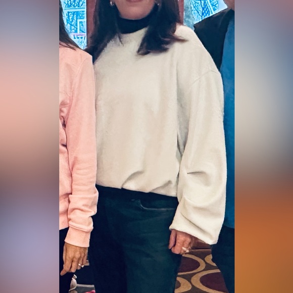 Lululemon Softstreme voluminous sleeve crew neck Sz L - NWT! - Picture 6 of 6